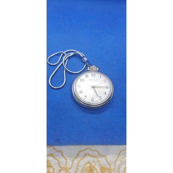 Vintage Westclox Pocket Ben Pocket Watch with Chain – Silver Tone- Excellent! - Picture 1 of 7